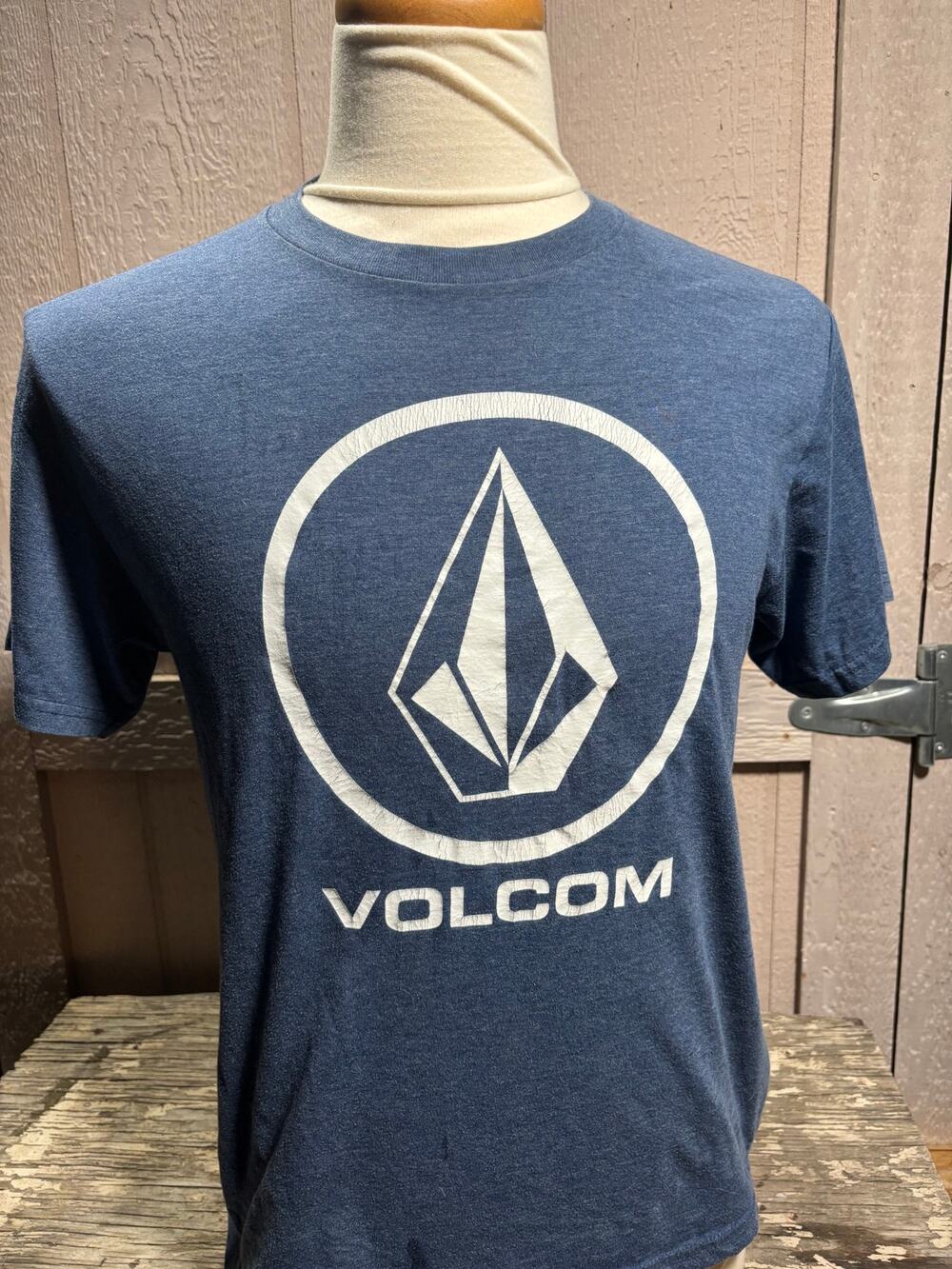 Volcom Navy Blue T-Shirt Size Medium streetwear